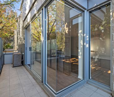 Charming Apartment in the Heart of Elwood - Photo 2