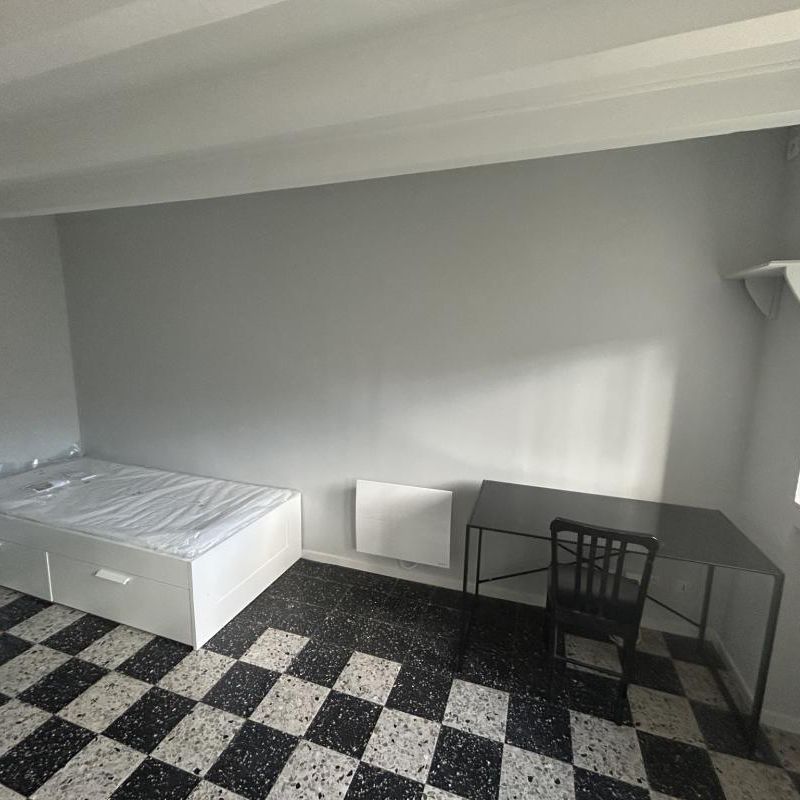 Location Appartement 1 pièce Meublé 20m² LE CREUSOT 71200 - Photo 1