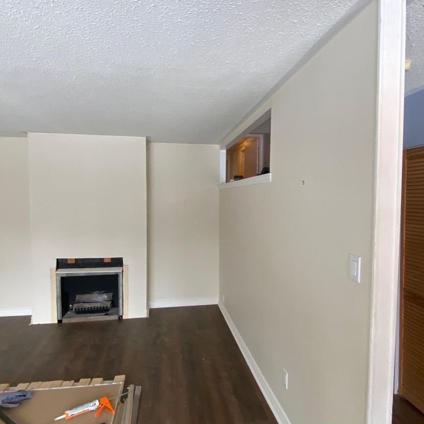 For Lease - 135 Calais Street Unit# Main Floor, Whitby, Ontario - Photo 1