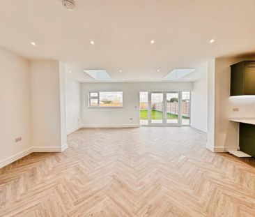 4 bedroom detached bungalow to rent - Photo 3