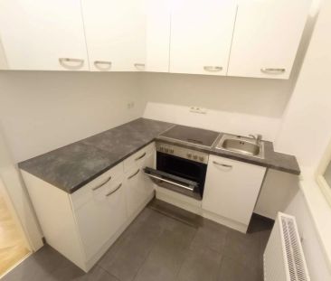 Grünruhelage - sehr helle Stilaltbauwohnung mit Balkon! – 2 er WG g... - Photo 6