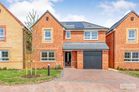 PETERBOROUGH - Photo 2