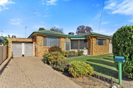 67 Arinya Street, TAMWORTH NSW 2340 - Photo 4