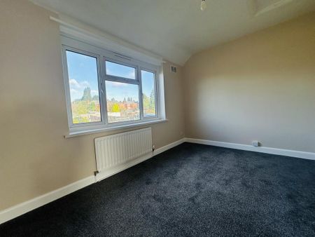 2 bedroom end of terrace house to rent - Photo 3