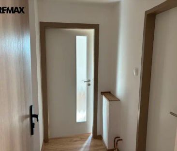 Atraktivní pronájem bytu 2+1 po kompletní rekonstrukci – skvělá v c... - Fotografie 1