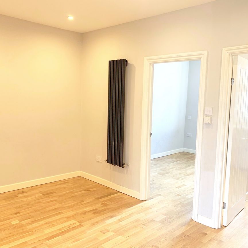 1 Bed Flat, High Street, CR7 - Photo 1