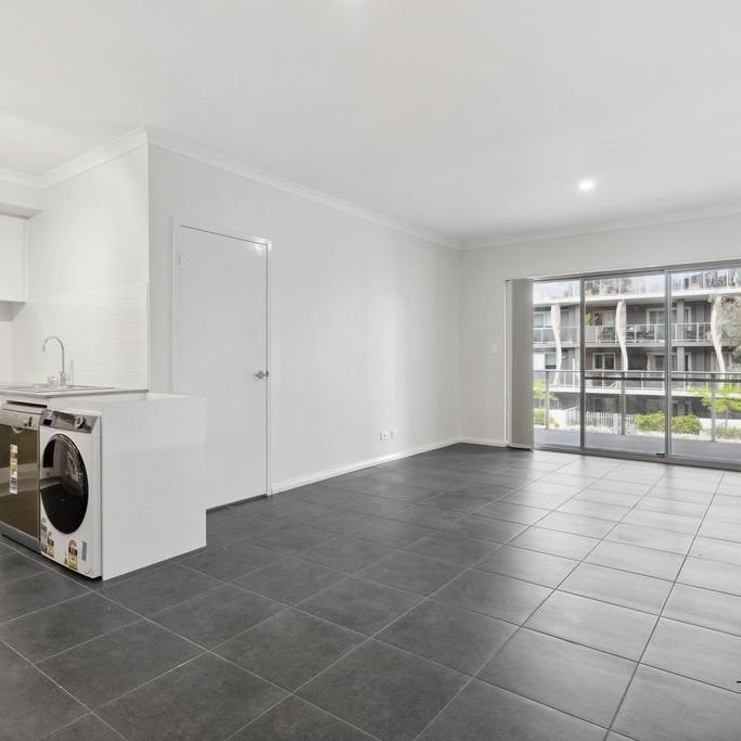 Modern 1 Bedroom apartment - Photo 1