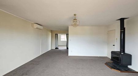 Family Home with Beautiful Views - Photo 2