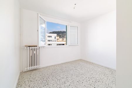 Location Appartement 3 pièces 56m² NICE 06300 - Photo 5