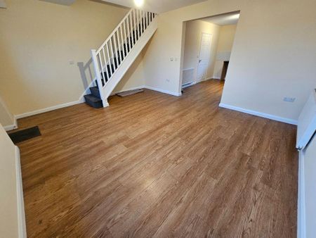 3 bedroom semi-detached house to rent - Photo 2