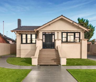 A Charming Californian Bungalow with Modern Comfort and Prime Schoo... - Photo 3