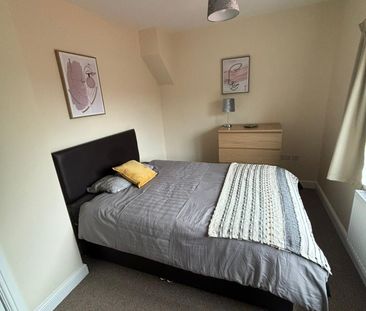 Room 6 58 Shaftsbury Avenue Woodlands Doncaster Dn6 - Photo 2