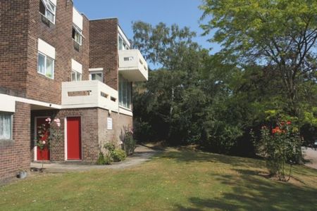 Park Drive, Woking - Photo 5