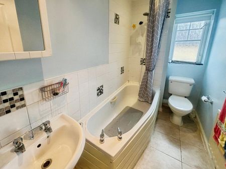 Rhos Y Dderwen, Highfields, Blackwood - Photo 5