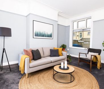 3 bedroom House To Let - Photo 2