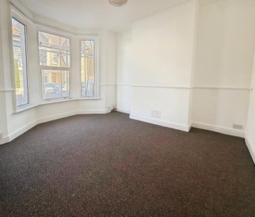 4 bedroom terraced house to rent - Photo 2