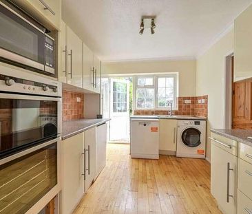 Avenue Road, Raynes, SW20 - Photo 6