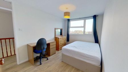 3 bedroom terraced house to rent - Photo 4