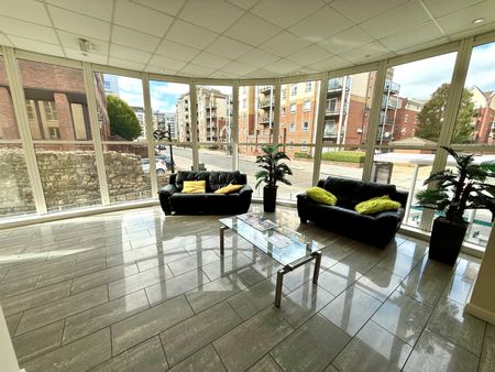 2 bedroom apartment to rent - Photo 2