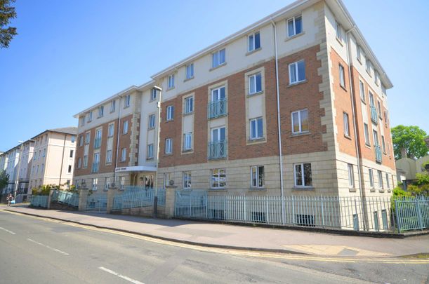 FlatApartment to rent in Sheldons Court, Winchcombe Street, Cheltenham, GL52 - Photo 1