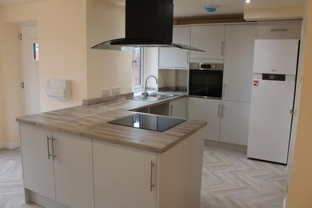 3 bedroom barn conversion to rent - Photo 3