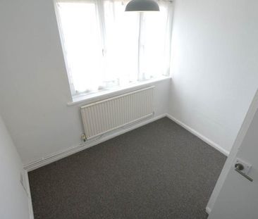 4 bedroom terraced house to rent - Photo 2