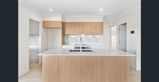 Beautiful Family Home in Lawnton and Walk to the Lake!! - Photo 1