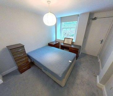 3 bedroom flat to rent - Photo 5