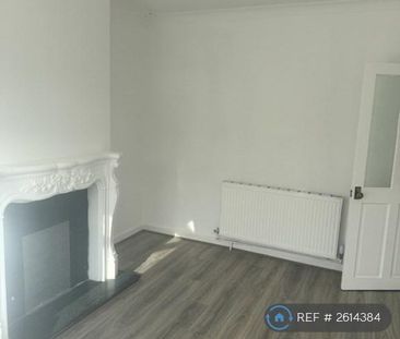 2 bedroom semi-detached house to rent - Photo 2