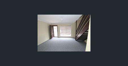 When location means everything, this one is not to be missed! - Photo 2