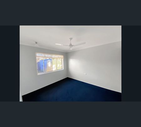 2/394 Richardson Road, Norman Gardens, Qld 4701 - Photo 4