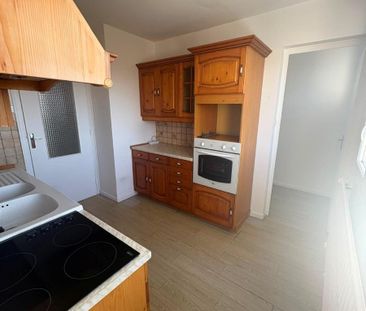 Location Appartement 3 pièces 69m² DECINES CHARPIEU 69150 - Photo 5