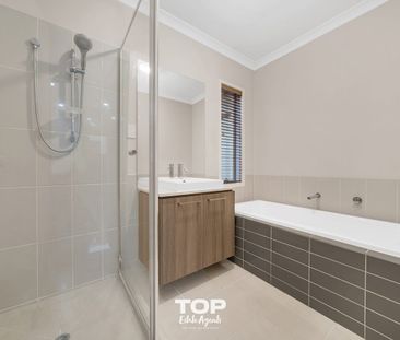 Convenience Meets Comfort in Selandra Rise Estate!! - Photo 5