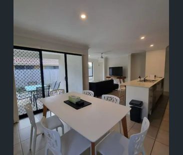 Contract crashed - elevated corner location - Photo 1