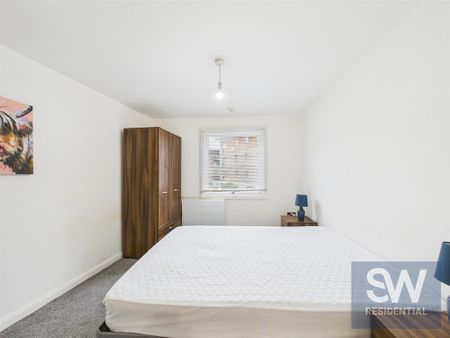 2 bedroom flat to rent - Photo 2