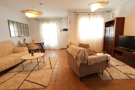 Impecable Adosado en Cabo Roig, Vacacional - €1300/mes - Photo 3