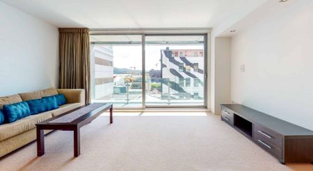 2 Bedroom, semi-furnished apartment with access to pool and gymnasium - Photo 2