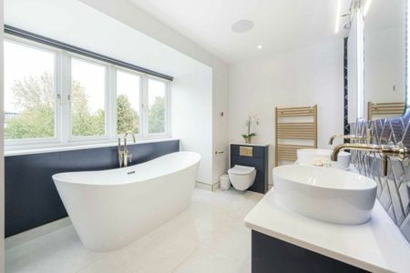 Carlisle Road, Hampton, TW12 - Photo 4