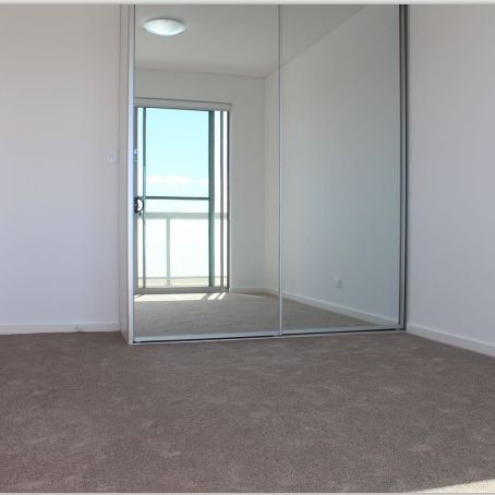 As new 2-bedroom modern apartment now for lease - Photo 1