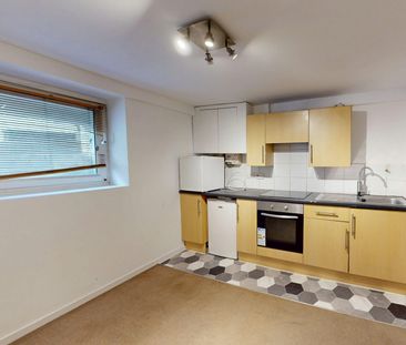 Studio flat to rent on - Photo 5