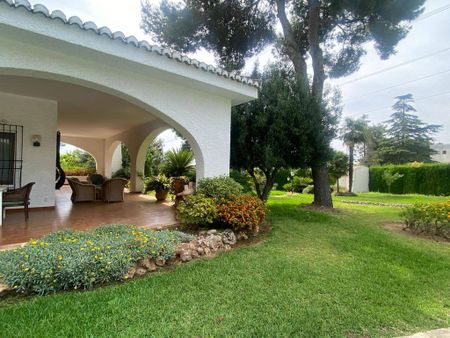 5 room luxury Detached House for rent in Torrent, Valencia - Photo 2