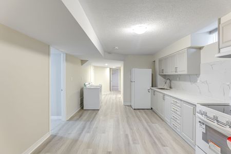 For Lease - 6 Northrop BSMT Avenue, Clarington, Ontario - Photo 2