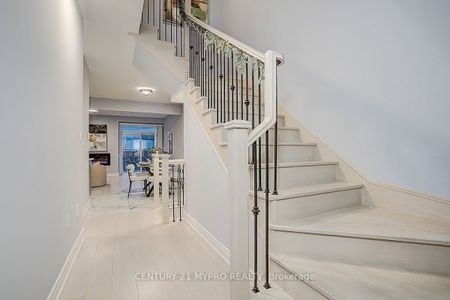 For Lease - 33 Mallery Street, Richmond Hill, Ontario - Photo 4