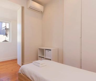 4-bedroom apartment for rent in Lisbon, bills included - Photo 1