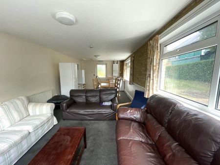 8 bedroom house to rent - Photo 2