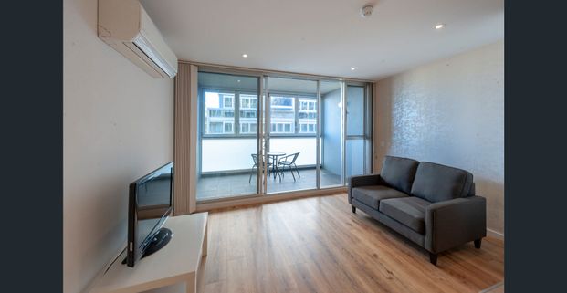 Stylish Furnished Apartment with Premium Facilities - Photo 1