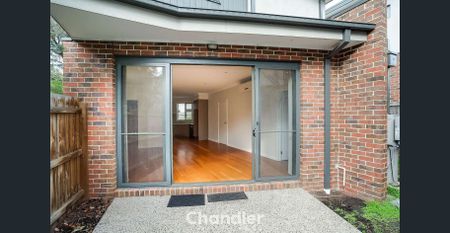 STYLISH TOWNHOUSE CLOSE TO ALL AMENTIES - Photo 5