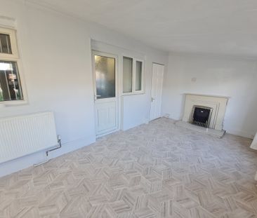 Sycamore Avenue, Knottingley - Photo 1