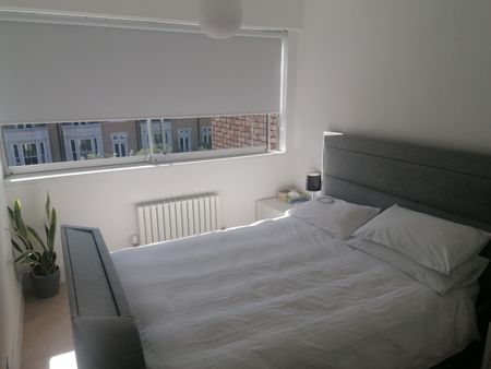 2 Bed Flat, Kensington Heights, W8 - Photo 3