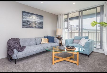 Short-Term Sunny 2-Bed CBD Apt | 12 Dec - 7 Jan - Photo 3